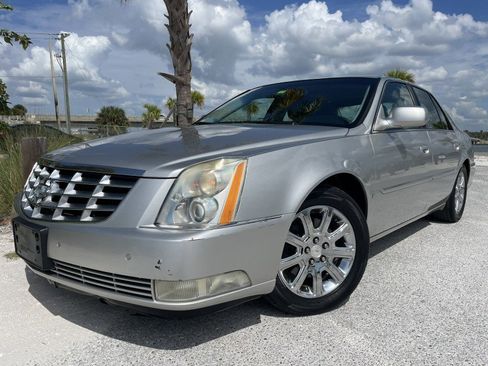 Used 2008 Cadillac DTS w/ Sun And Sound Package image 29