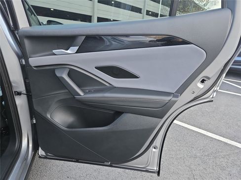 New 2026 Volkswagen Tiguan SE image 28