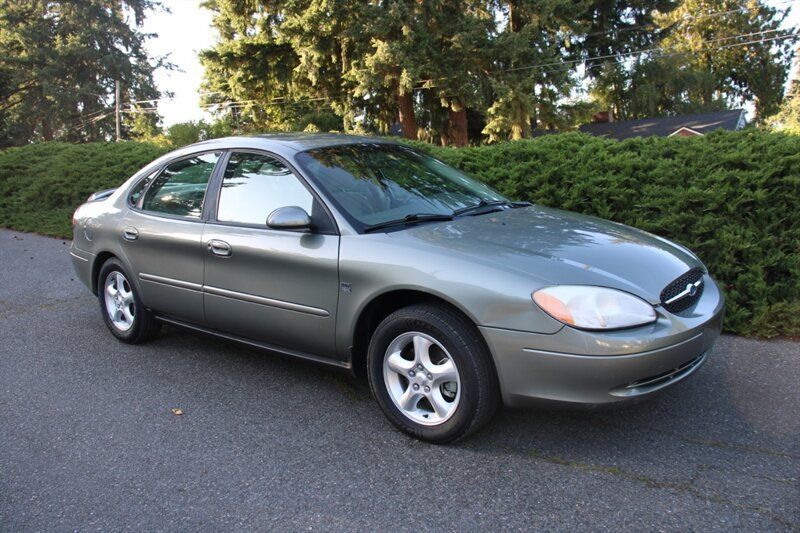 Used 2001 Ford Taurus SES FWD image 2
