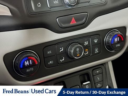 Used 2020 GMC Terrain SLE w/ Driver Convenience Package image 17