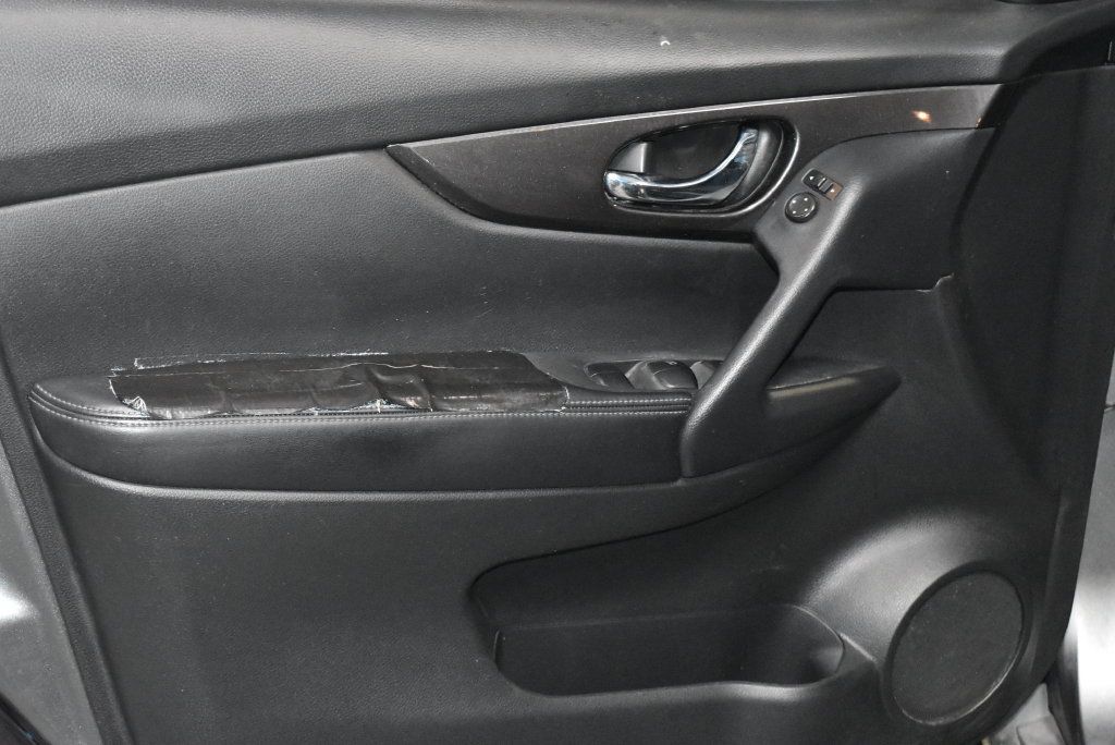 Used 2019 Nissan Rogue SV FWD image 4