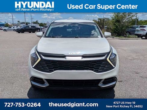 Used 2023 Kia Sportage LX AWD/4WD image 8