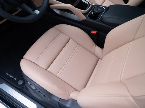 New 2026 Porsche Cayenne Coupe image 16