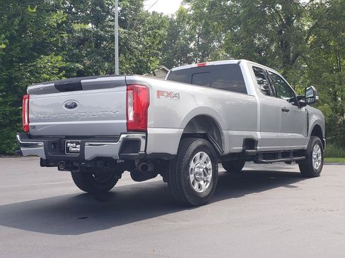 Used 2023 Ford F350 XLT AWD/4WD image 5