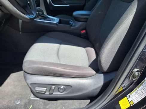 Used 2024 Toyota RAV4 XLE FWD image 28
