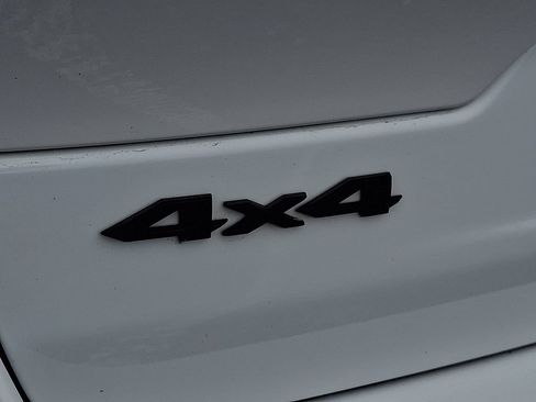 Used 2025 Jeep Grand Cherokee Altitude AWD/4WD image 33