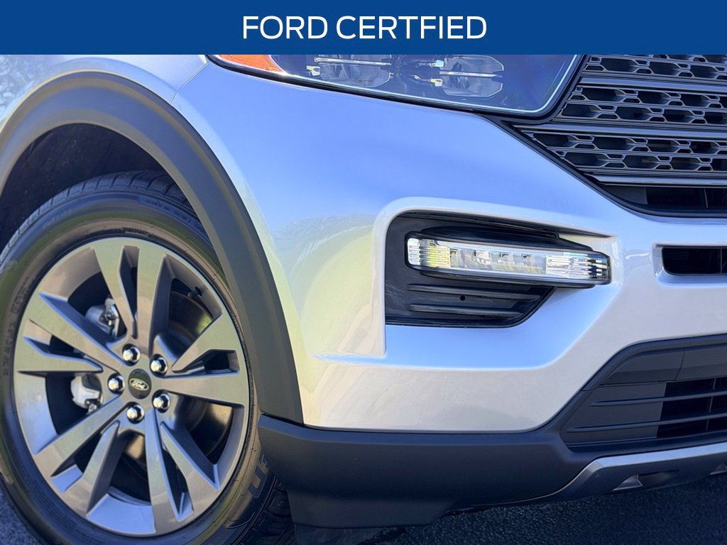 Certified 2023 Ford Explorer XLT w/ Equipment Group 202A RWD image 3