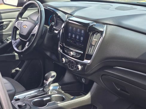 Certified 2023 Chevrolet Traverse LT image 9
