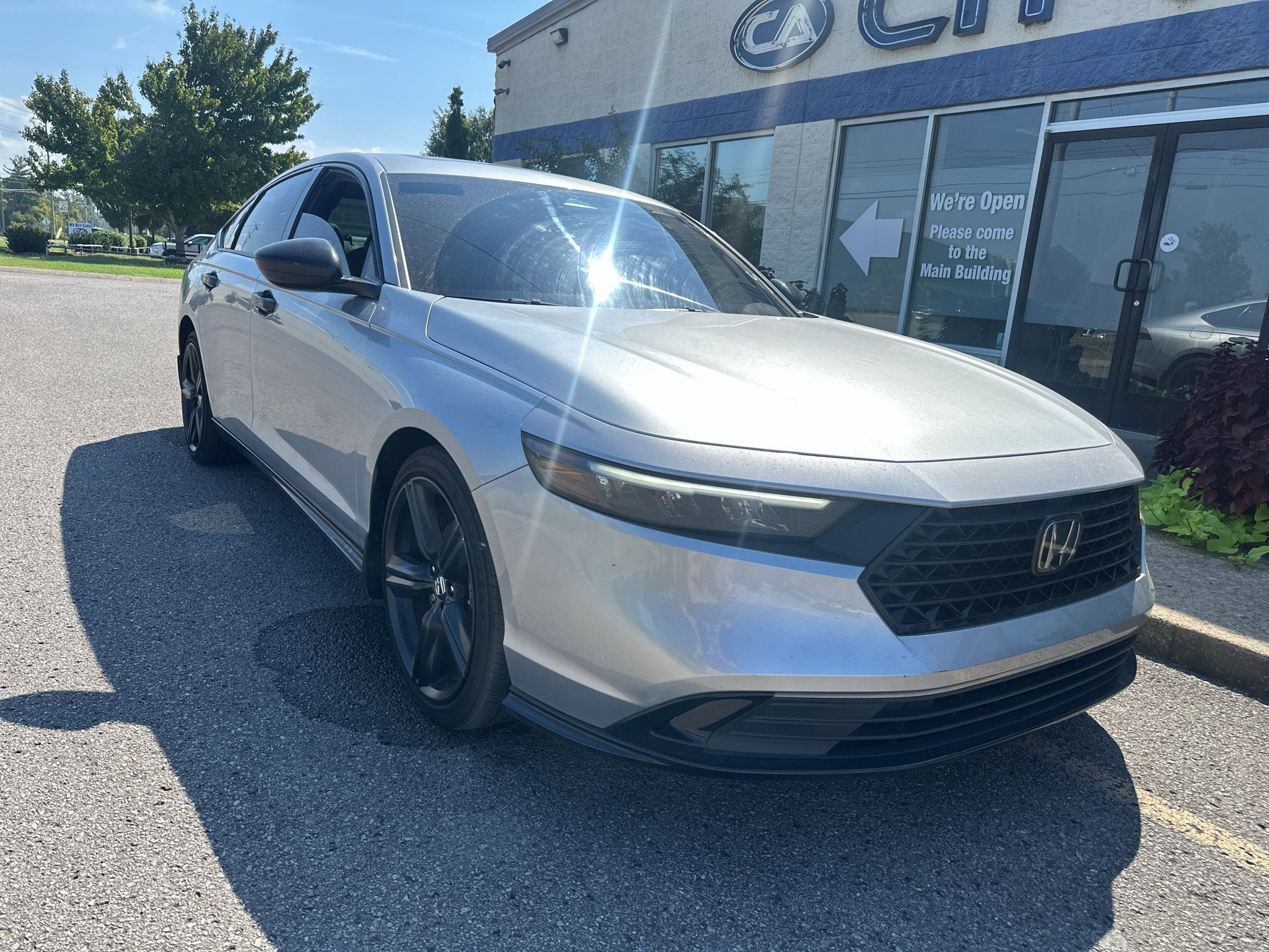 Used 2025 Honda Accord Sport image 2