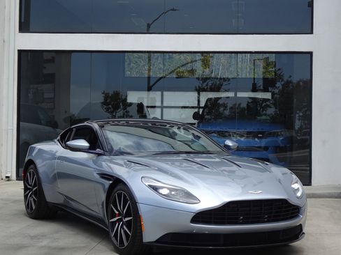 Used 2018 Aston Martin DB11 V12 RWD image 8