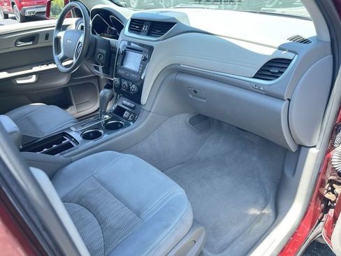 Used 2017 Chevrolet Traverse LT FWD image 26