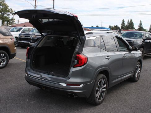 Used 2020 GMC Terrain Denali w/ Denali Premium Package AWD/4WD image 7
