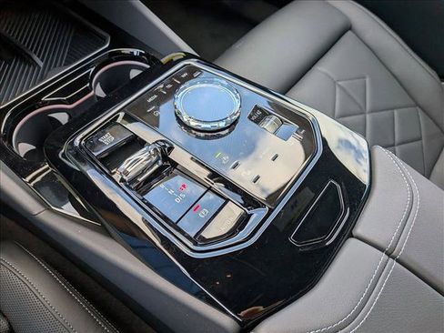 New 2026 BMW 550e xDrive image 15