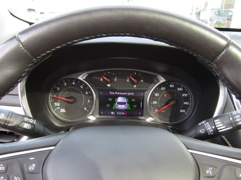 Used 2022 Chevrolet Equinox Premier image 10