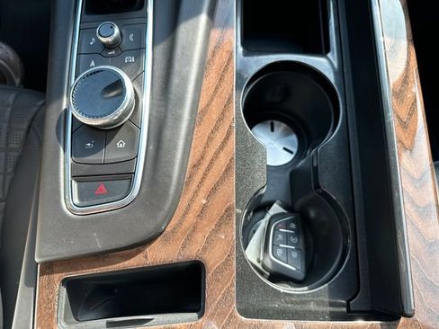 Used 2023 Cadillac Escalade Sport Platinum w/ LPO, ONYX Package AWD/4WD image 36