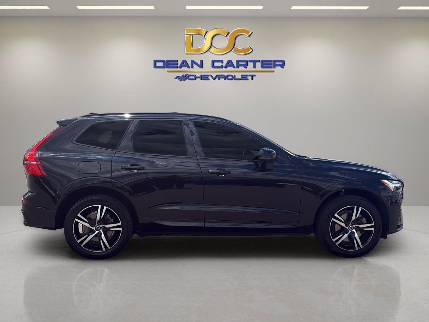 Used 2022 Volvo XC60 T8 R-Design w/ Climate Package AWD/4WD image 6