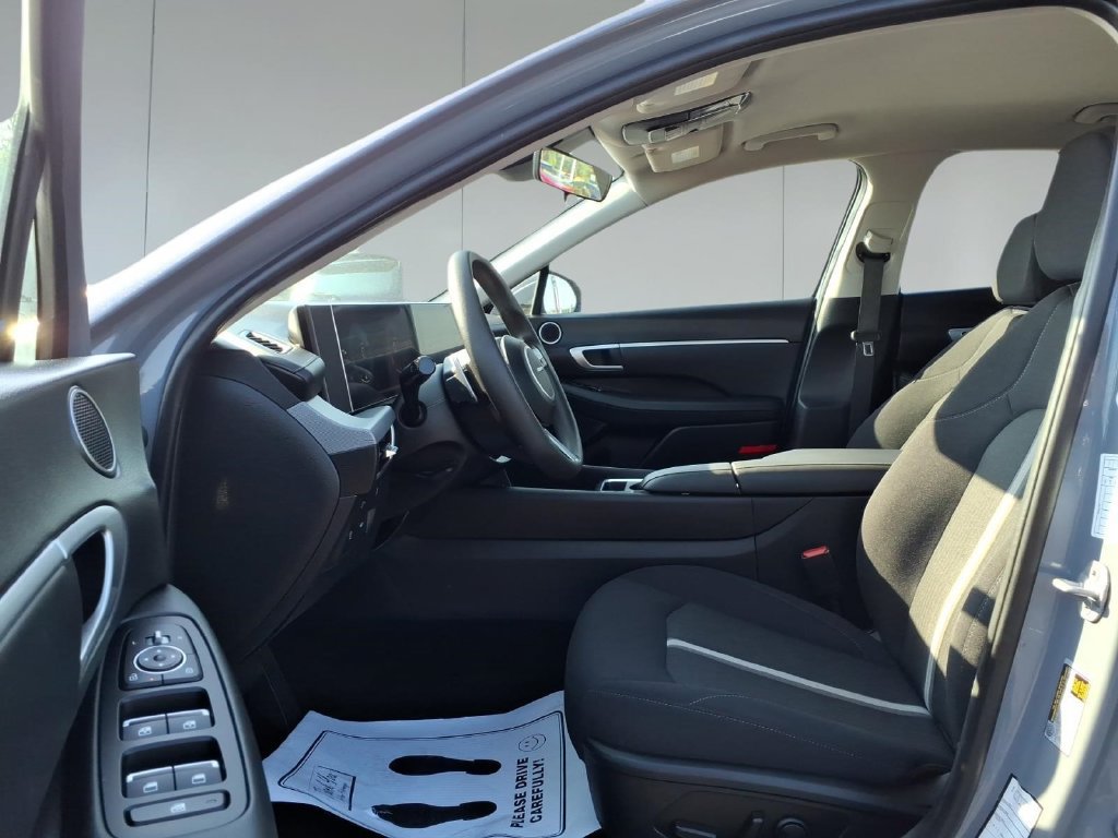 Used 2025 Hyundai Sonata SEL FWD image 15