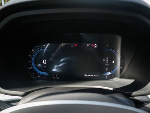 Used 2025 Volvo XC60 B5 Plus w/ Climate Package image 21