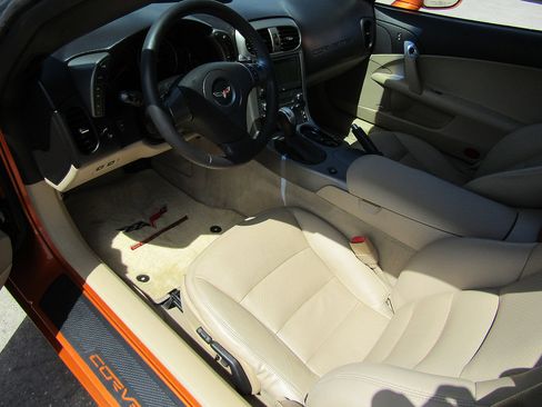 Used 2007 Chevrolet Corvette Convertible w/ Preferred Equipment Group RWD image 9