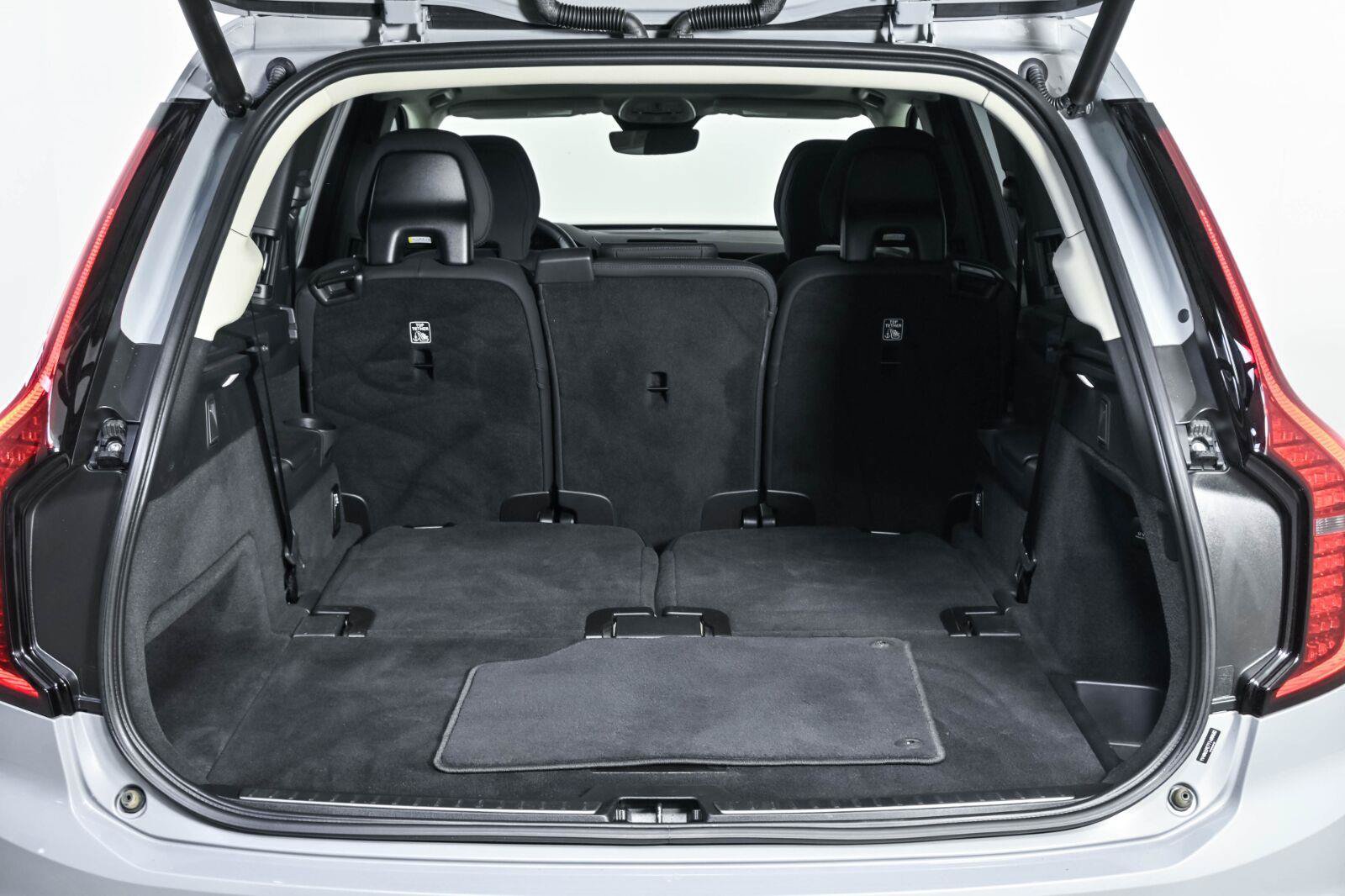 Certified 2026 Volvo XC90 B6 Plus AWD/4WD image 32