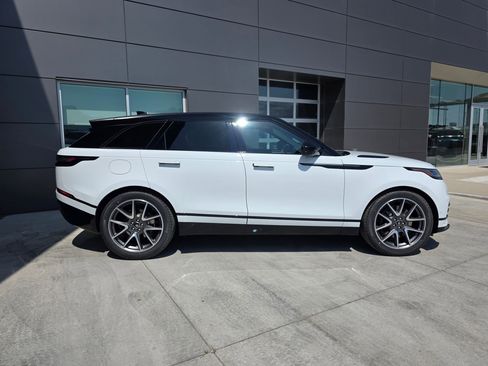 New 2026 Land Rover Range Rover Velar Dynamic SE image 4