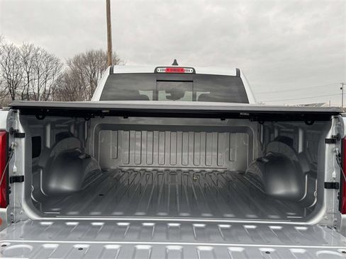 New 2026 RAM 1500 4x4 Crew Cab image 18