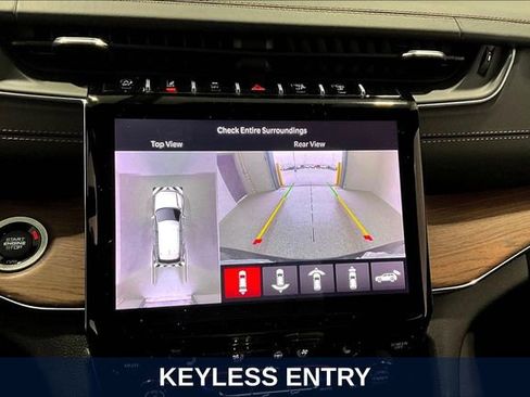 Used 2023 Jeep Grand Cherokee Summit w/ Luxury Tech Group V AWD/4WD image 19