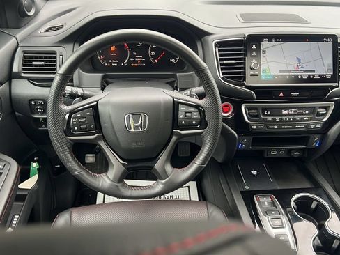 Used 2025 Honda Ridgeline Black Edition image 11