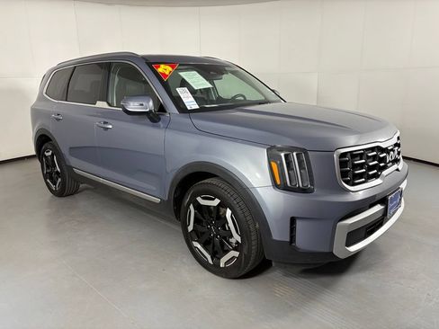 Used 2025 Kia Telluride S AWD/4WD image 2