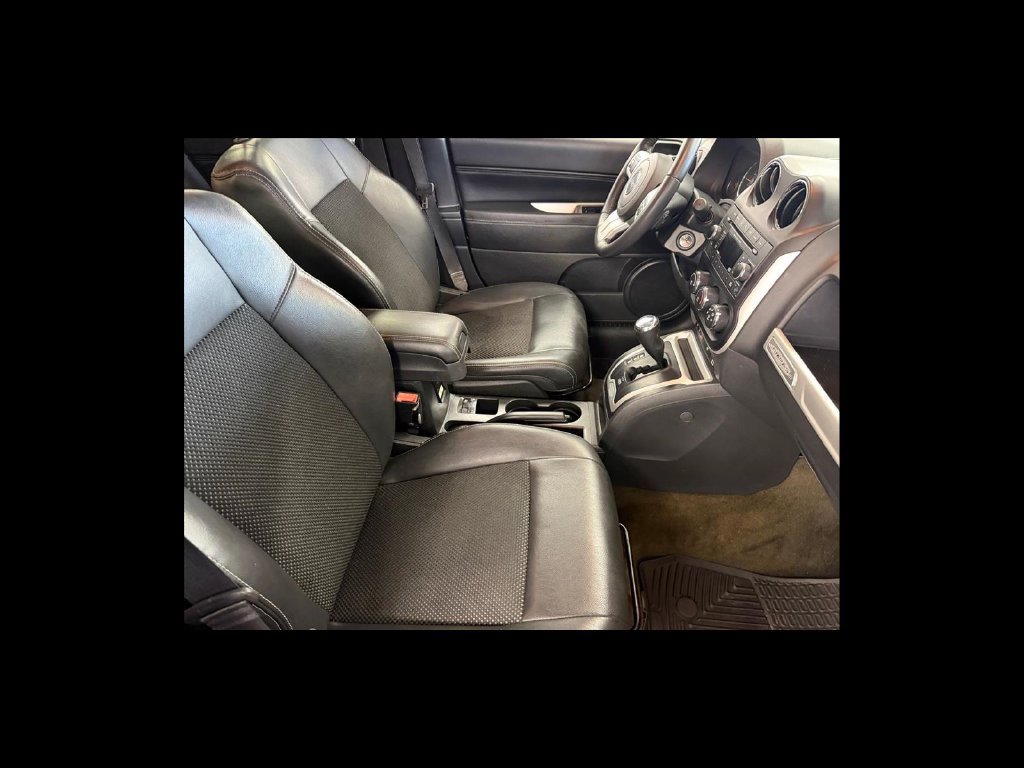Used 2017 Jeep Compass Latitude AWD/4WD image 18