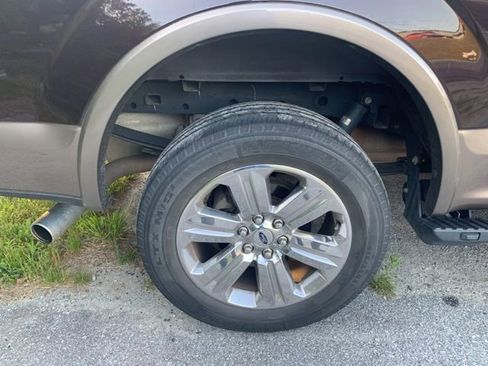 Used 2018 Ford F150 Lariat w/ Equipment Group 502A Luxury AWD/4WD image 9