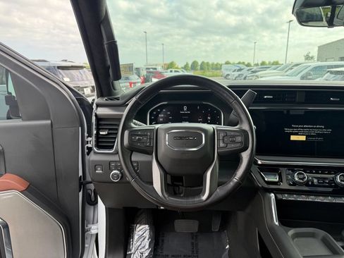 Used 2024 GMC Sierra 2500 Denali Ultimate AWD/4WD image 17