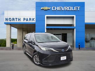 Used 2022 Toyota Sienna LE FWD video 1