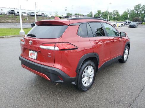Certified 2023 Toyota Corolla Cross LE w/ Moonroof Package AWD/4WD image 4
