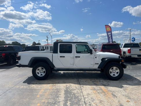 Used 2020 Jeep Gladiator Sport w/ Quick Order Package 24S AWD/4WD image 2