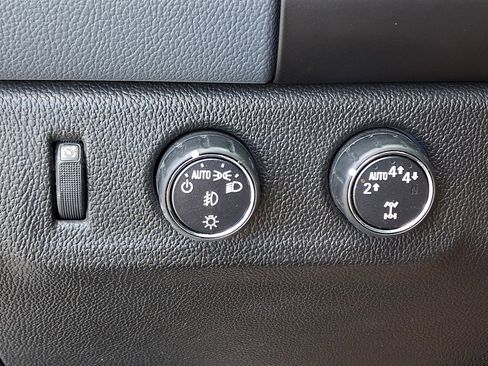 Used 2017 Chevrolet Colorado Z71 image 25