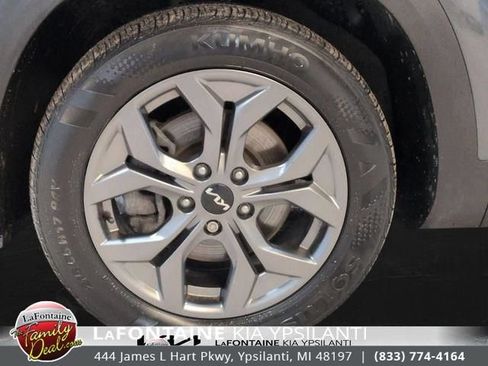 Used 2024 Kia Seltos S AWD/4WD image 32