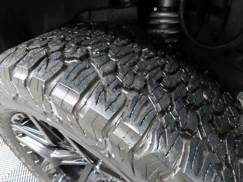 Used 2023 Ford F150 Lariat w/ Equipment Group 502A High image 7