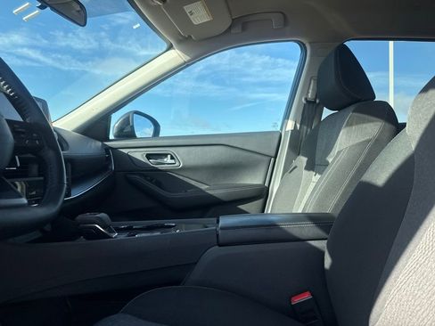 Certified 2025 Nissan Rogue SV FWD image 38