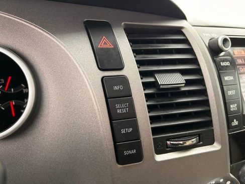 Used 2013 Toyota Sequoia Platinum image 29