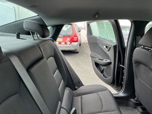 Used 2024 Chevrolet Malibu LT image 37