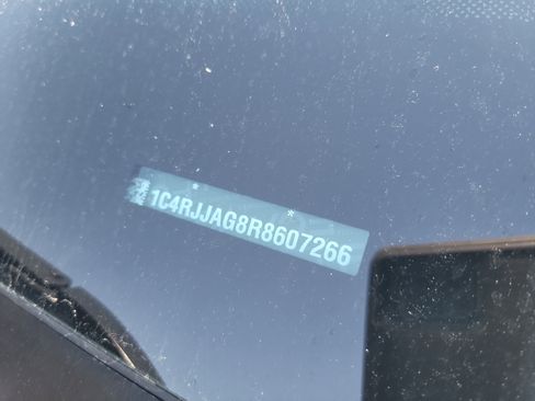 Used 2024 Jeep Grand Cherokee L Altitude image 10