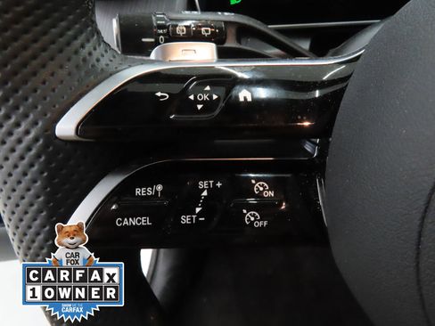 Used 2025 Mercedes-Benz GLC 300 4MATIC image 12