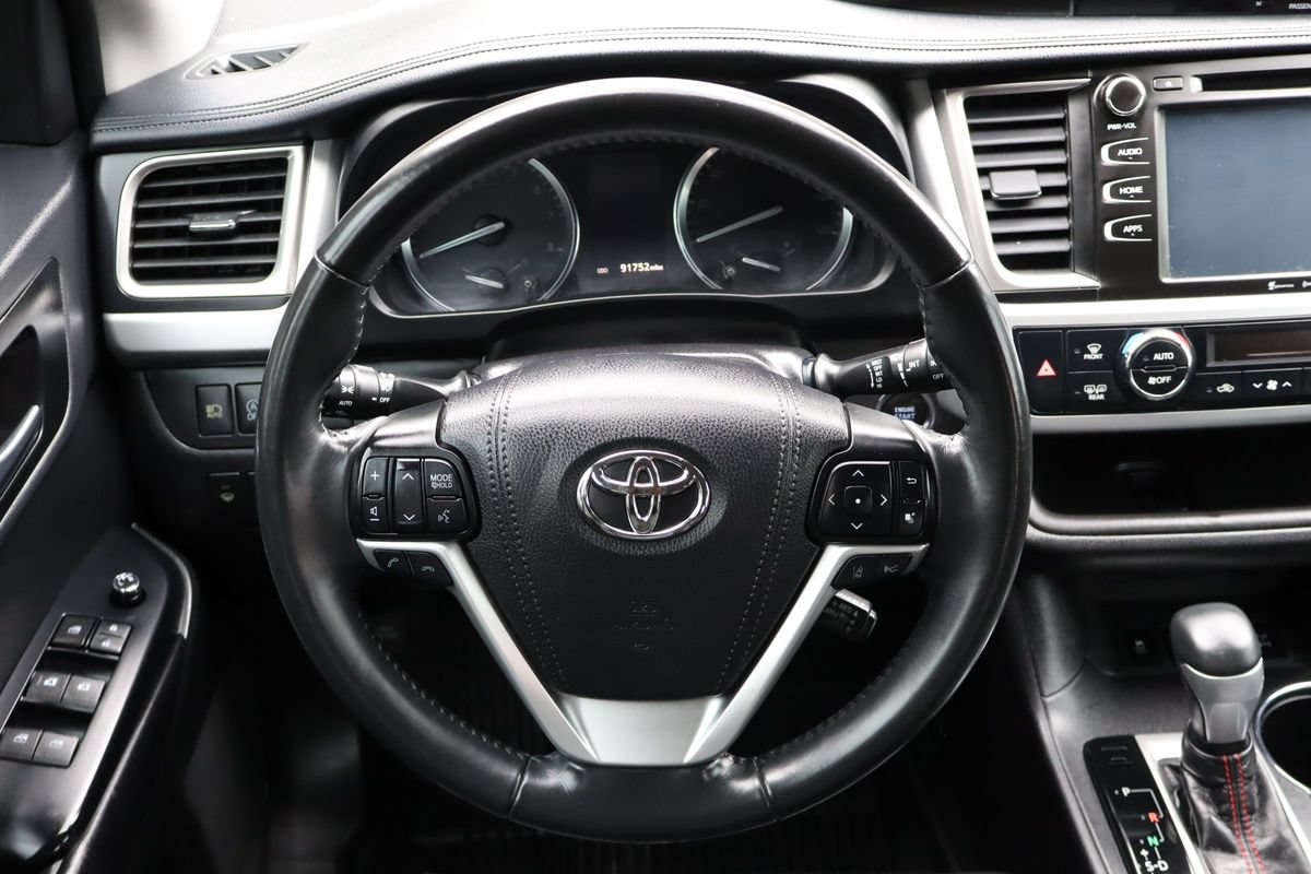 Used 2019 Toyota Highlander SE AWD/4WD image 30