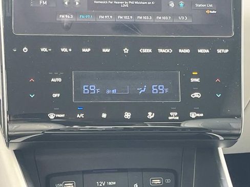 Used 2022 Hyundai Tucson Limited w/ Cargo Package image 17