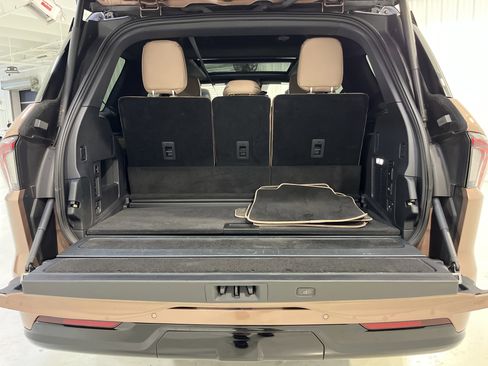 Used 2025 Lincoln Navigator Black Label image 19