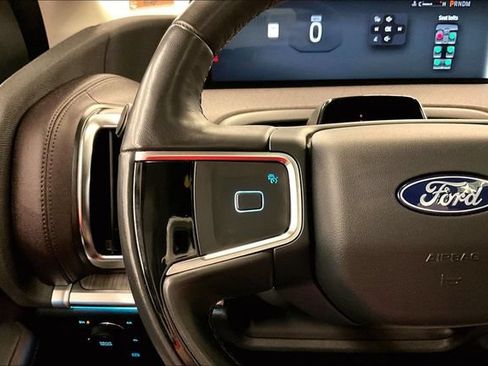 Used 2025 Ford Expedition Max Platinum w/ Platinum Ultimate Package AWD/4WD image 27