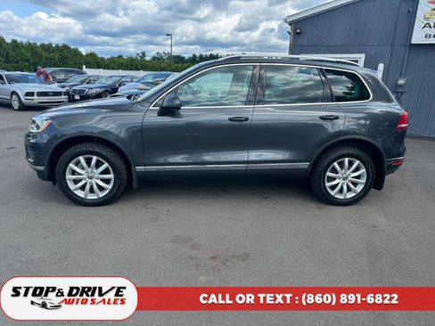 Used 2016 Volkswagen Touareg Sport image 3