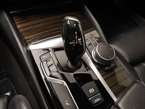 Used 2018 BMW 530i xDrive 530i xDrive image 12