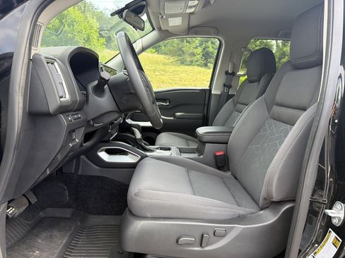 Used 2025 Nissan Frontier SV w/ SV Convenience Package AWD/4WD image 11